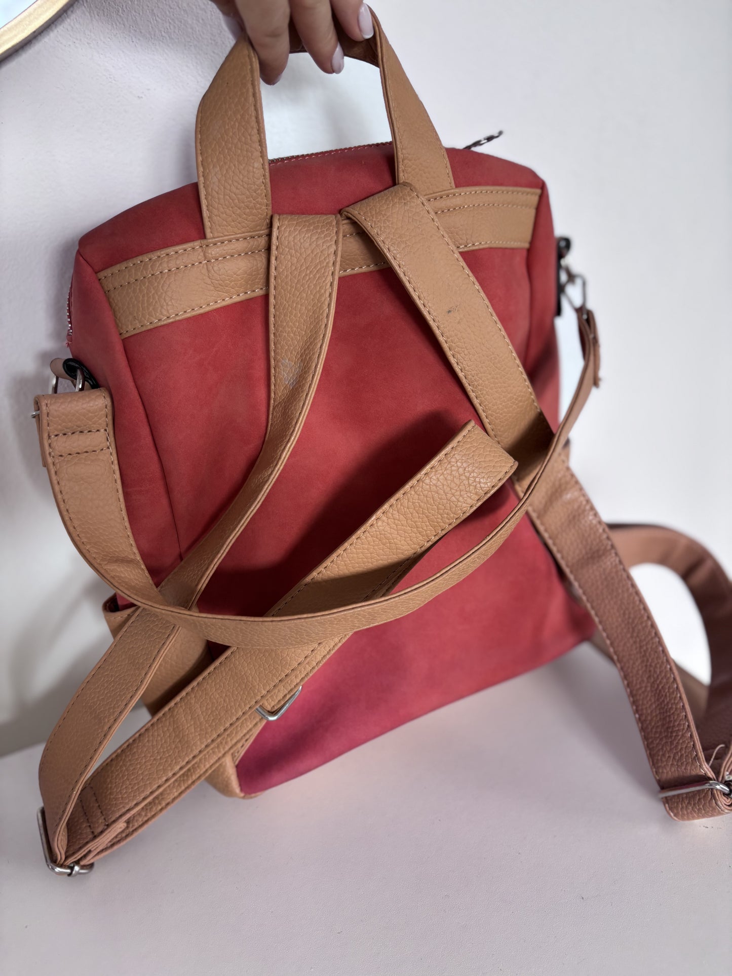 Mochi cartera roja con marron