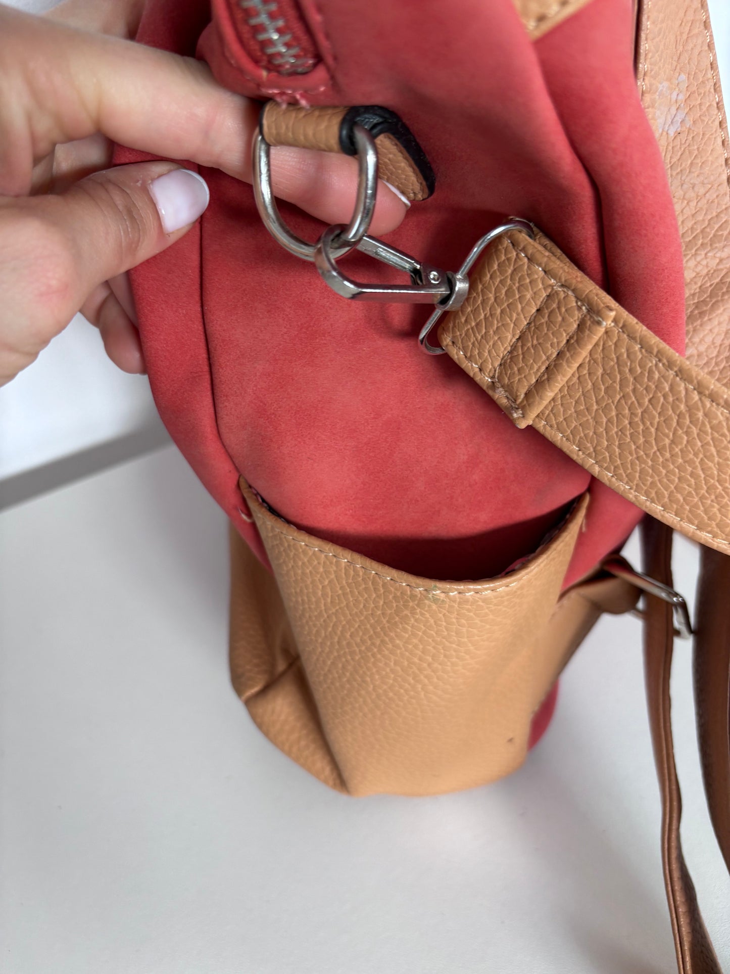 Mochi cartera roja con marron