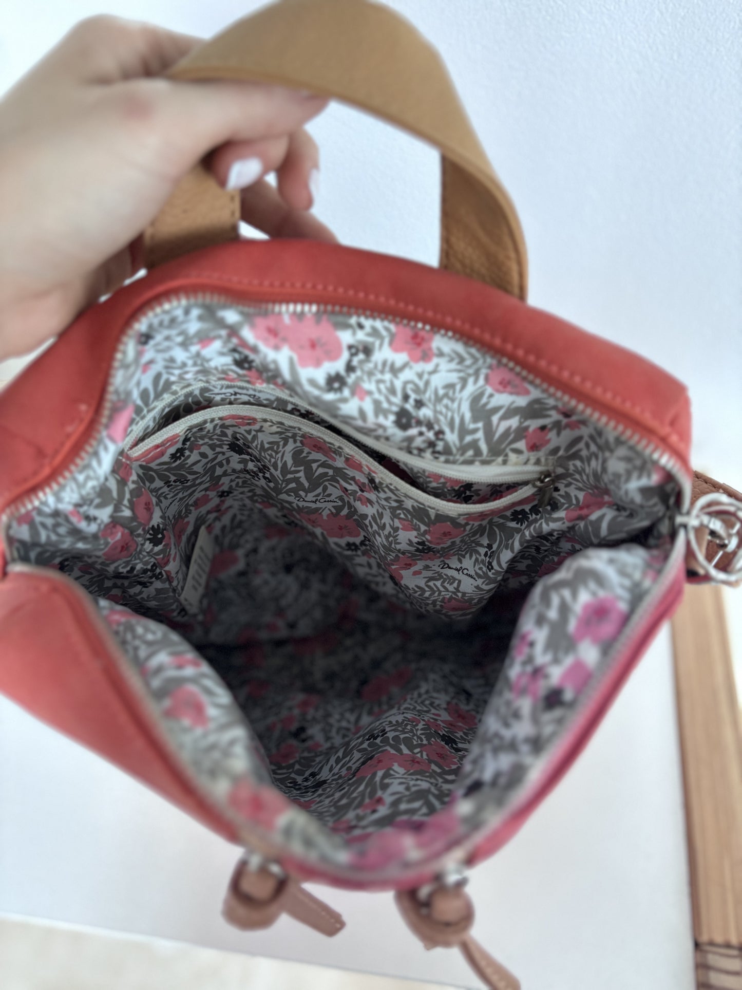 Mochi cartera roja con marron