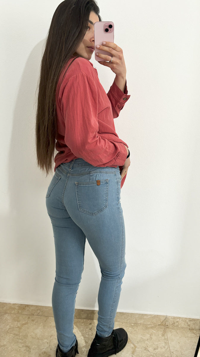 Jeans chupin celeste talle 26