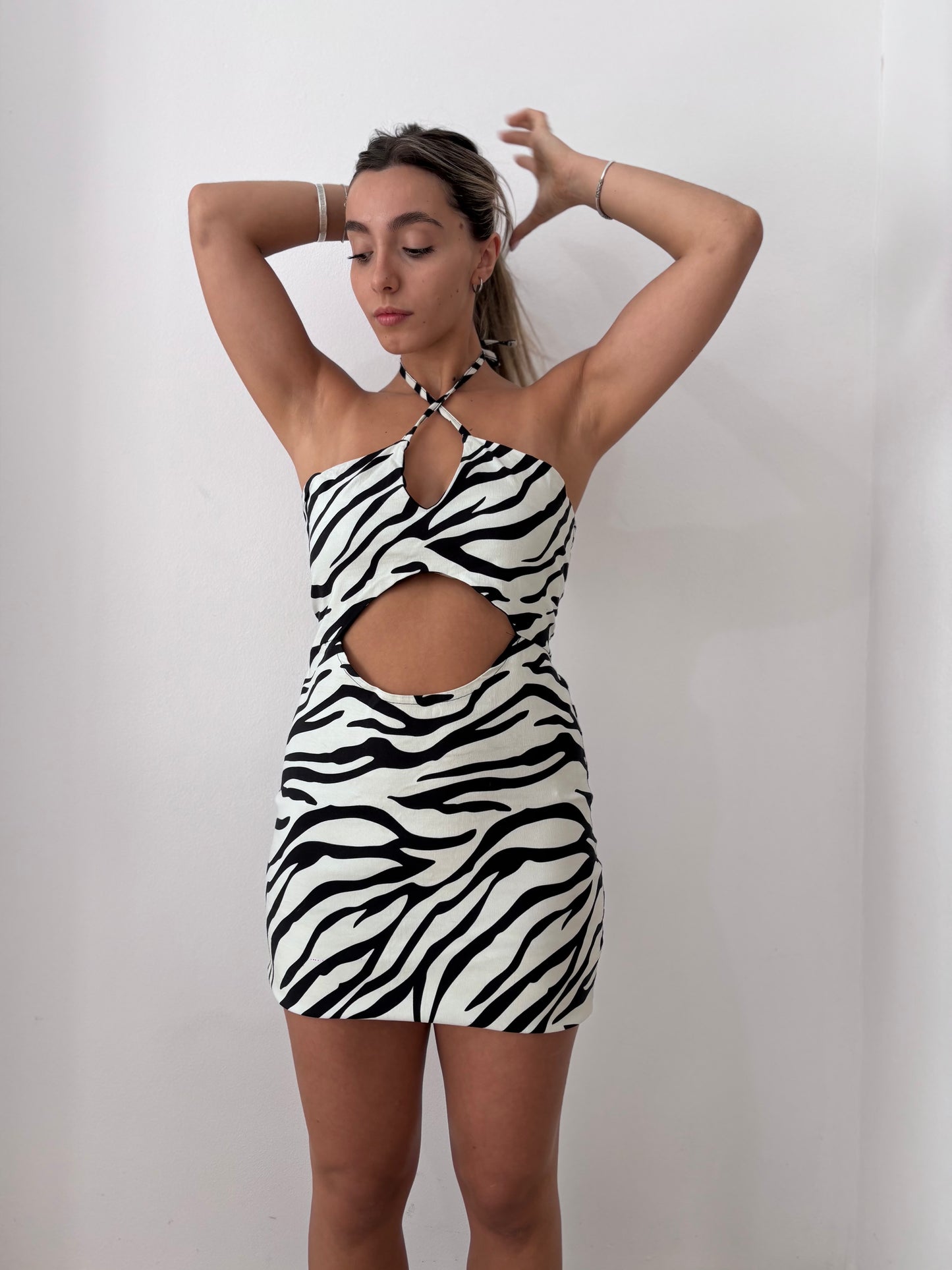 Vestido zebra atado al cuello talle L