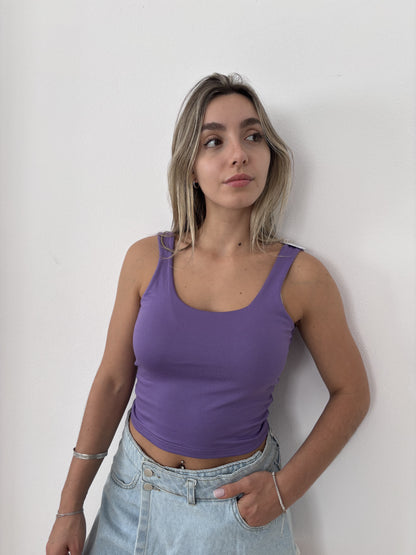 Musculosa violeta talle M