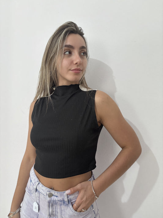 Musculosa negra con blanco talle M